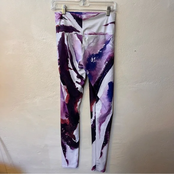 LEGGINGS Bundle of Two Pair. Size M. Ankle Length. Abstract, Unique. Compression - Picture 10 of 10